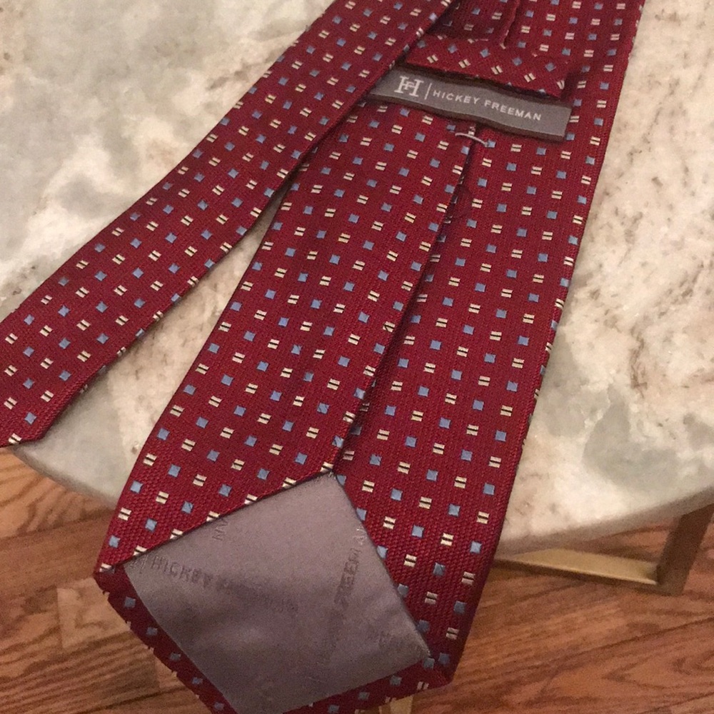 Red necktie - Picture 4 of 5